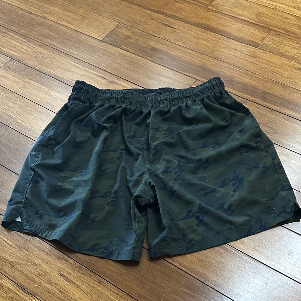 Leg3nd Camouflage Green athletic Shorts XL